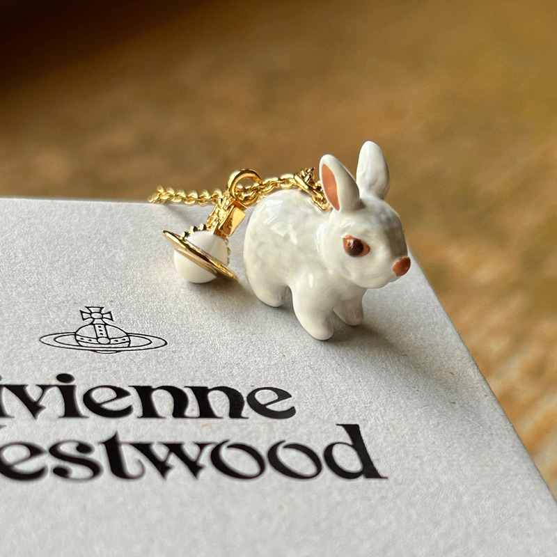 【現貨-絕版品】英國品牌Vivienne Westwood 春季限量限定版立體琺瑯土星兔子造型項鍊（附盒）
