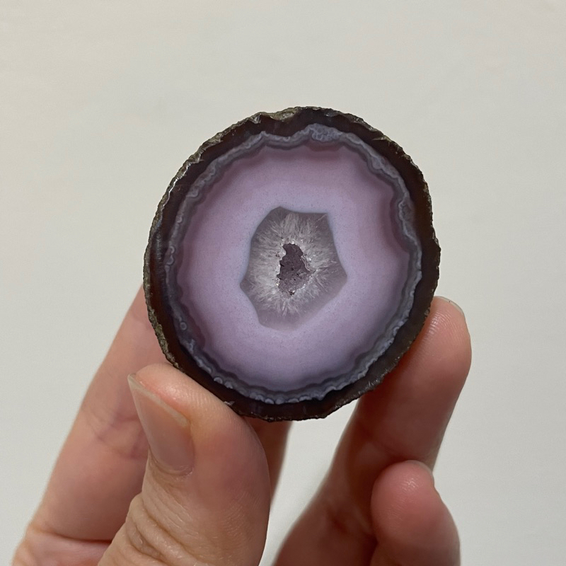 ≣粉紫色戰國瑪瑙≣ 約3.85 x 3.45cm 瑪瑙 戰國紅 戰國瑪瑙 水晶球 原礦 水晶 礦石 粉紅瑪瑙 紫色瑪瑙