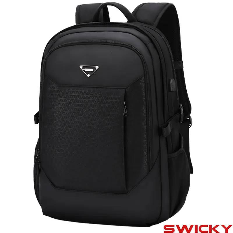 【SWICKY】輕盈有型商務功能包後背包/旅遊背包/商務包 (經典黑