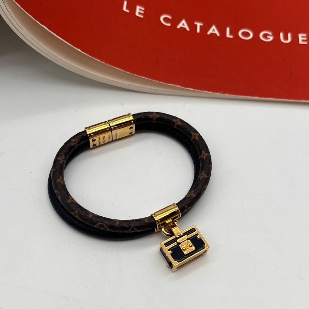【哈極品】美品《 Louis Vuitton LV 字紋雙圈黑色硬箱造型手環/飾品》