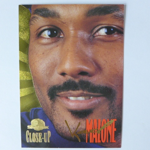 ~Karl Malone/卡爾·馬龍~名人堂/爵士雙老/郵差 1996年SkyBox金屬設計.大頭照特殊卡