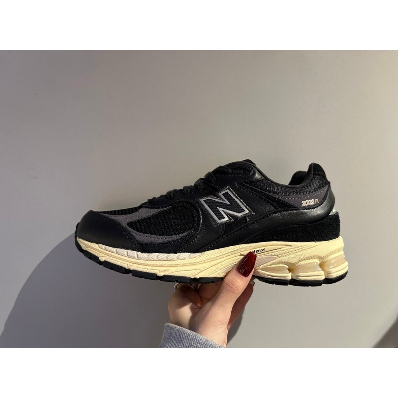 New Balance 2002R 黑色 白色復古休閒鞋 M2002RIB M2002RIA