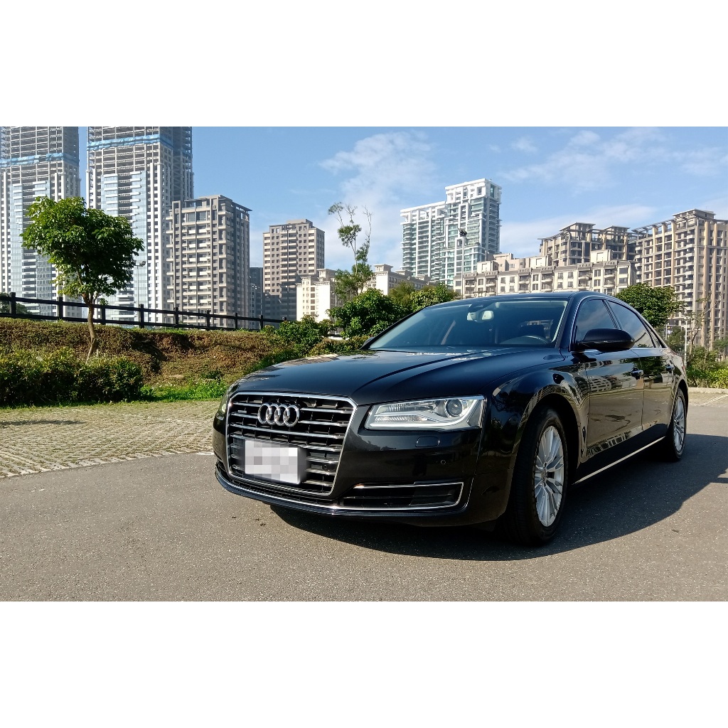 中古車 2015 AUDI A8 3.0 四傳 柴油 黑色 跑六萬多公哩 專賣 國產 進口 轎車 大器房車 即刻入主