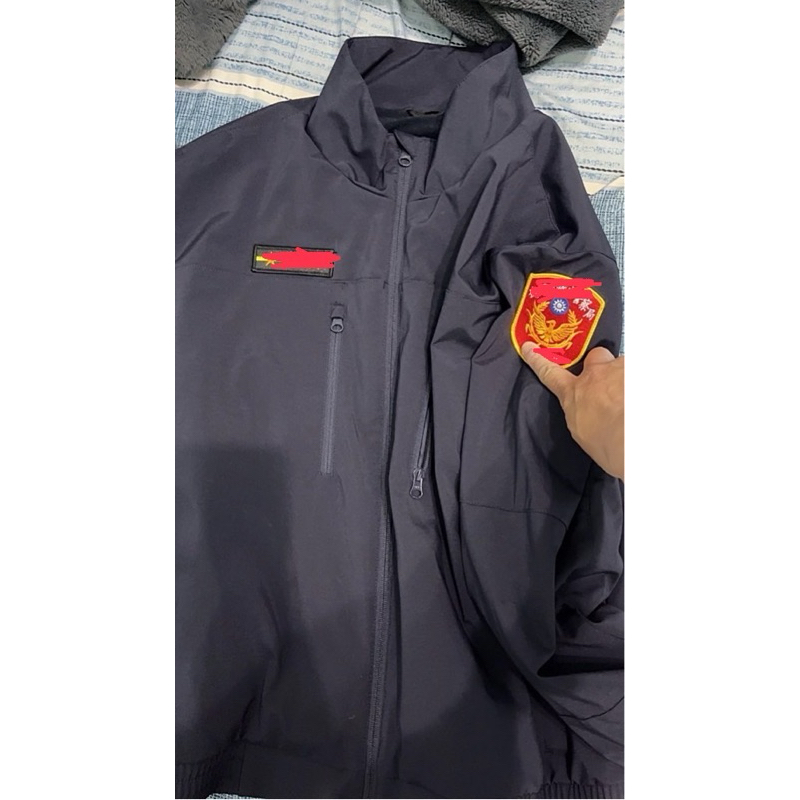出售-警察雨衣外套套裝+警察新式外套