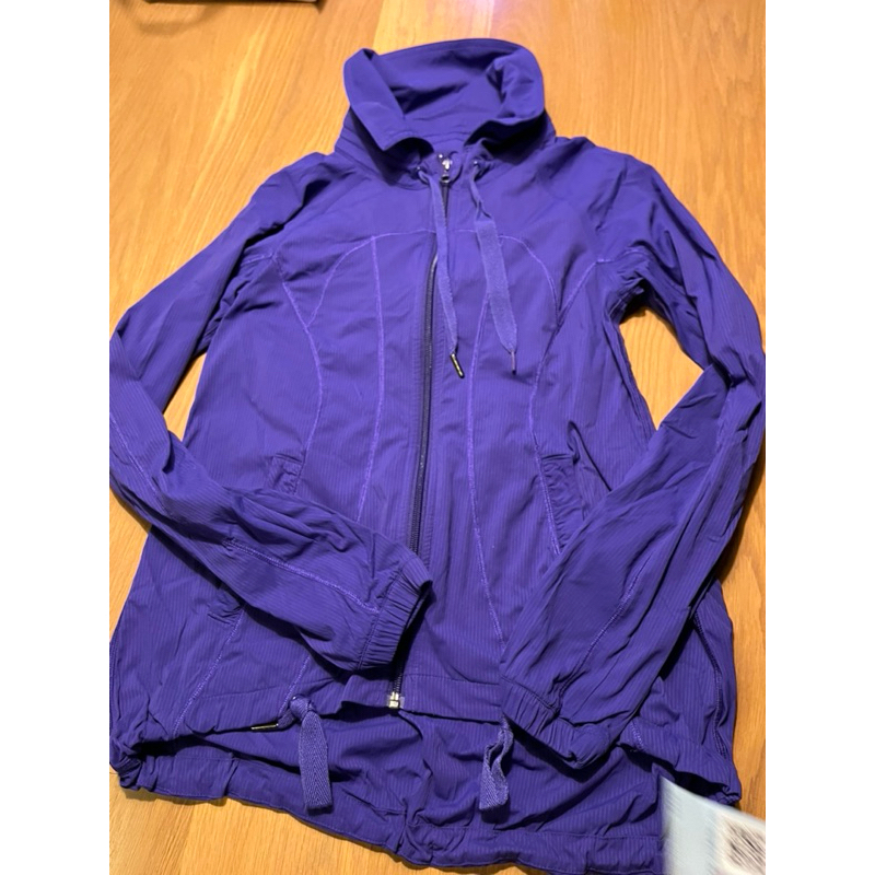 照片有色差，實際是深紫色的）Lululemon 薄外套/二手4號（照片有色差，實際是深紫色的