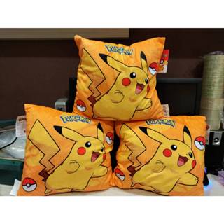 【正版授權】精靈寶可夢 神奇寶貝 皮卡丘 坐墊/抱枕/靠枕 35X35公分高 現貨免等 指定超商免運