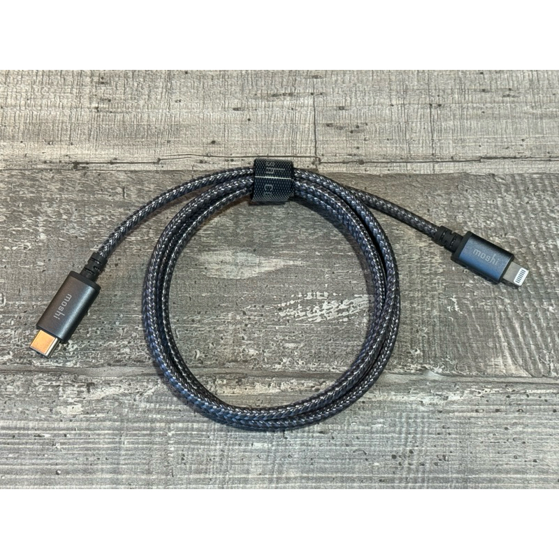 ［二手］ Moshi Integra USB-C to Lightning 充電線 傳輸編織線（1.2 m）