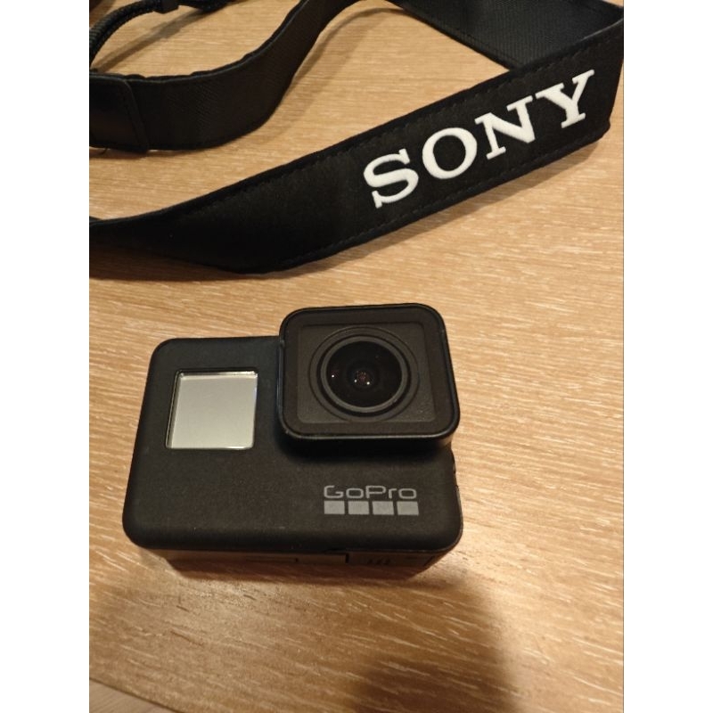 二手 Gopro7 black，含保護套，收納包 防水盒 頭套 gopro貼紙等配件