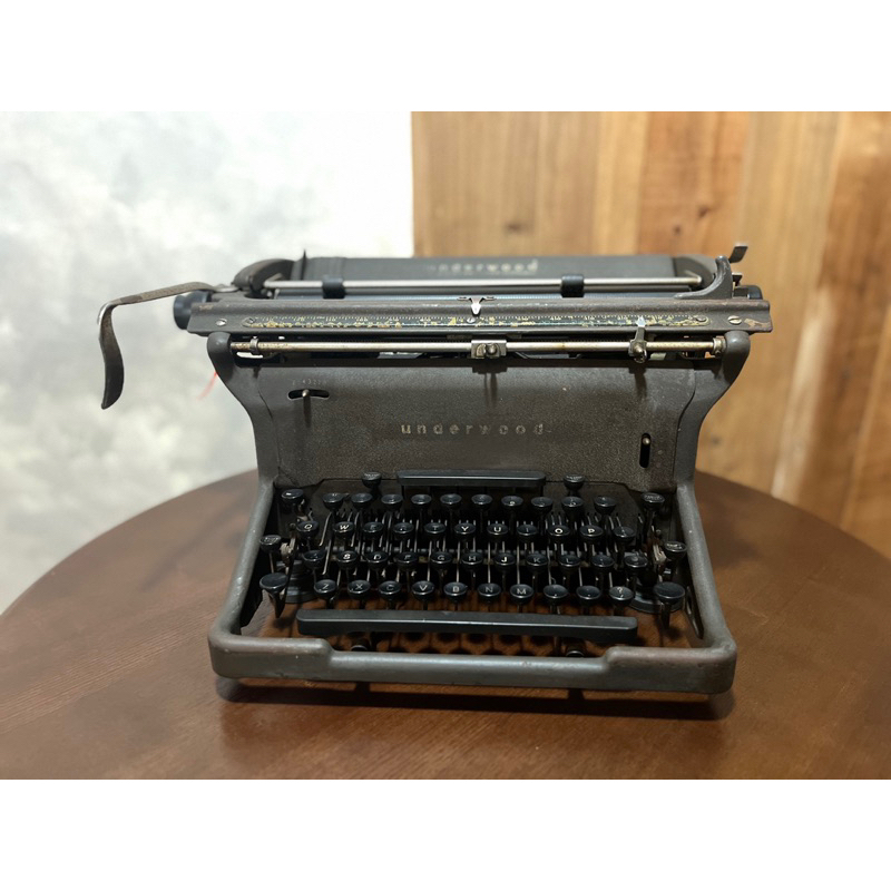 《橫青商行》古董  工業風 1939年 美國製 underwood 打字機