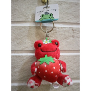 婕的店日本精品~日本帶回~pickles the frog草莓青蛙鑰匙圈2024.02