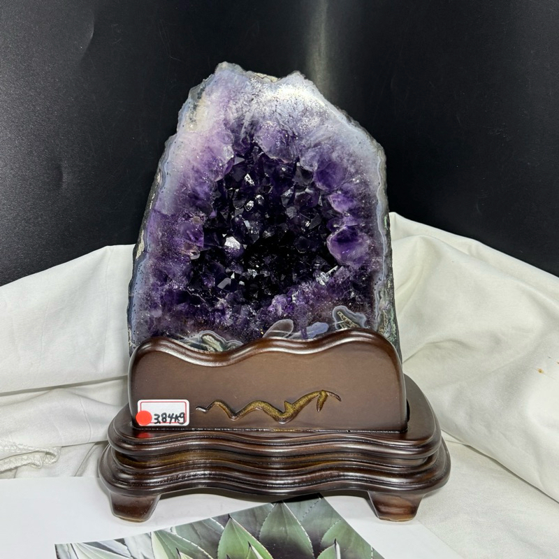 頂級貨進🔥含鈦晶超深紫水晶洞 優質品項 僅 3.84kg 超優外型 ESPa++ 入厝風水 紫晶洞 巴西紫水晶洞 紫晶洞