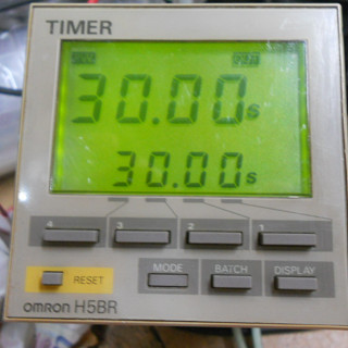 日本 OMRON 數位式計時器 H5BR-B DIN72 × 72mm AC100 ～ 240V (後)