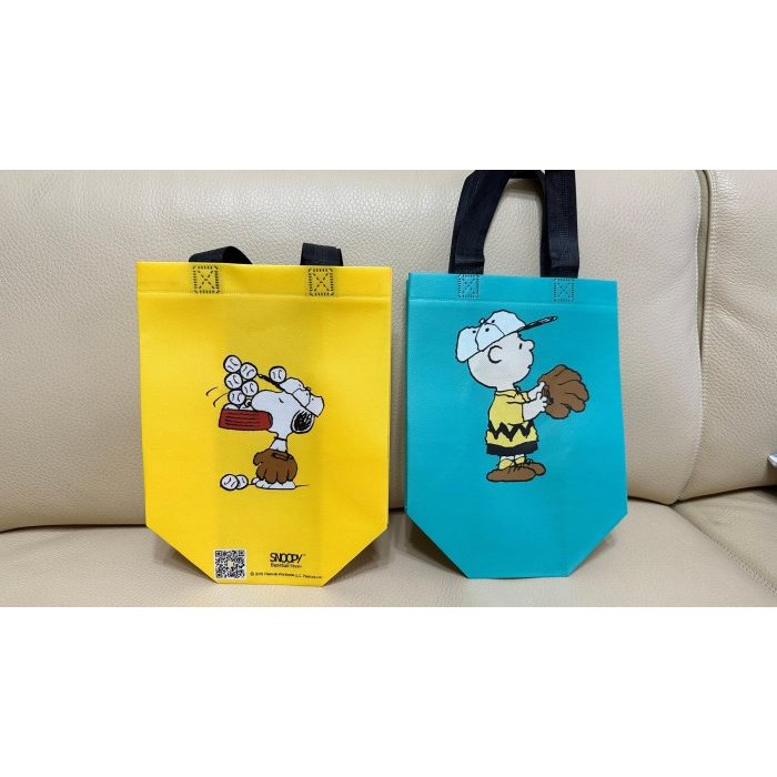 全新 名人堂 snoopy 史奴比 史努比 查理布朗 超可愛 卡通手提袋 提袋 購物袋 環保袋 剩黃色