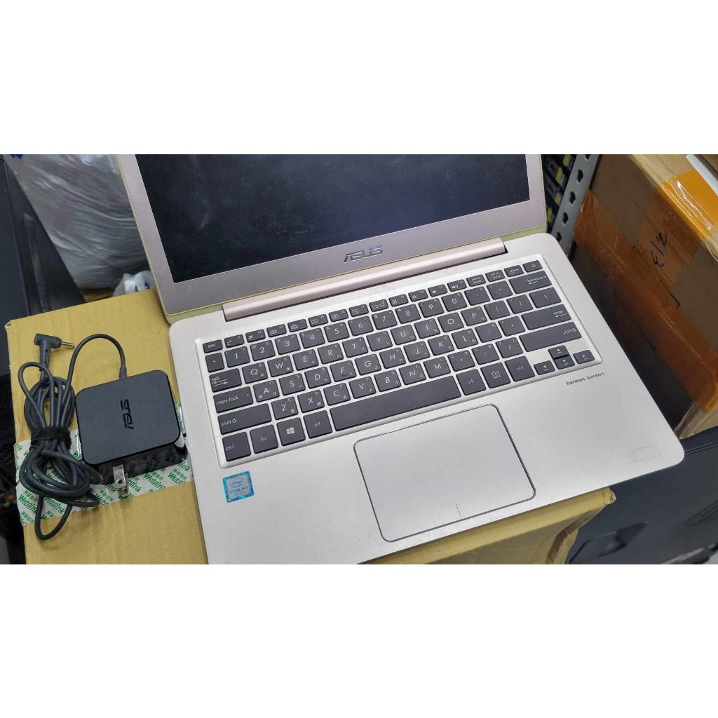 有問題的ASUS ZenBook UX330C 13吋筆電m3-7Y30 256GSSD 4G玫瑰金1750元面板有條紋