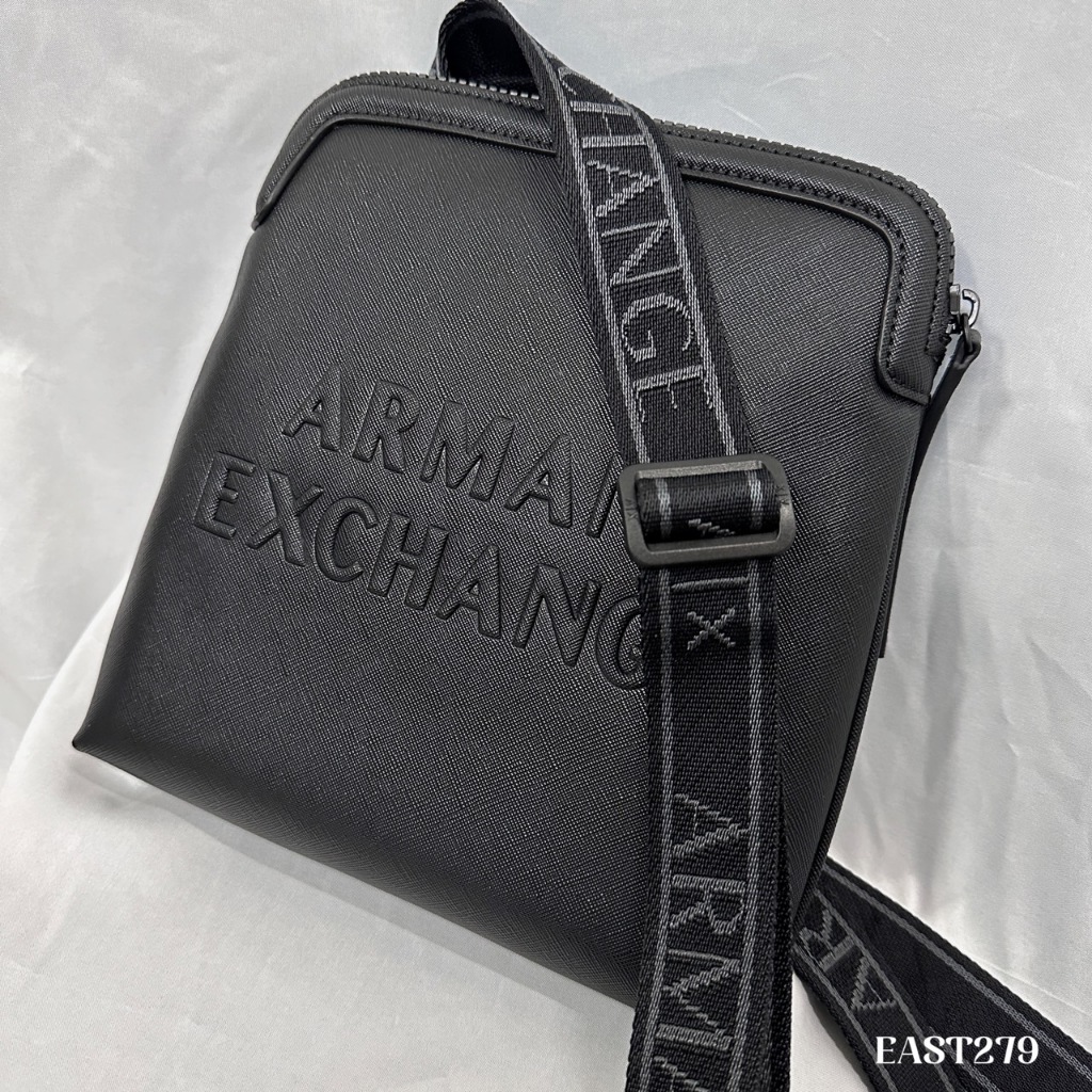 【East 279東貳柒玖服飾】ARMANI EXCHANGE AX 新款 鋼印文字大LOGO 側背包 #店內現貨#方包