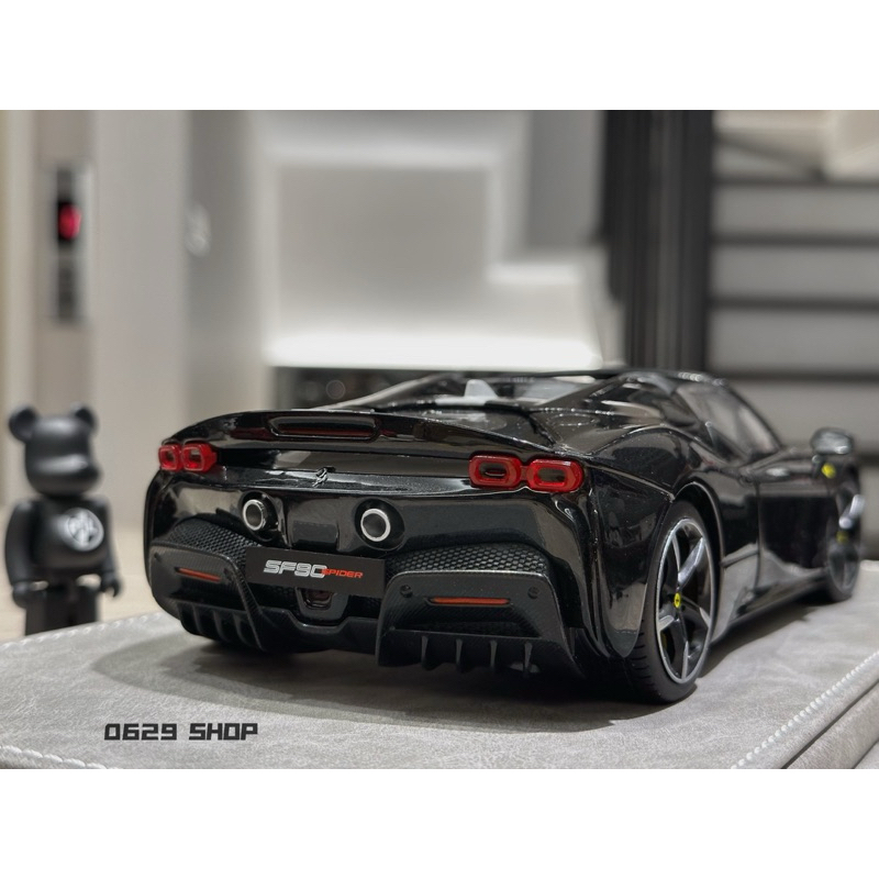 1/18 Ferrari SF90 Spider 敞篷車 黑色限量款 法拉利模型車 收藏品 擺設裝飾 超跑模型 房間擺設