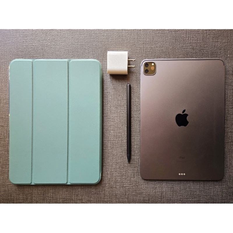 iPad Pro 11 吋（第 2 代）128G 太空灰《8.5成新》電池健康100%送觸控筆+鍵盤保護殼