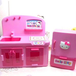 日本帶回來的Hello Kitty玩具擺飾流理台跟冰箱都是活動可以打開的