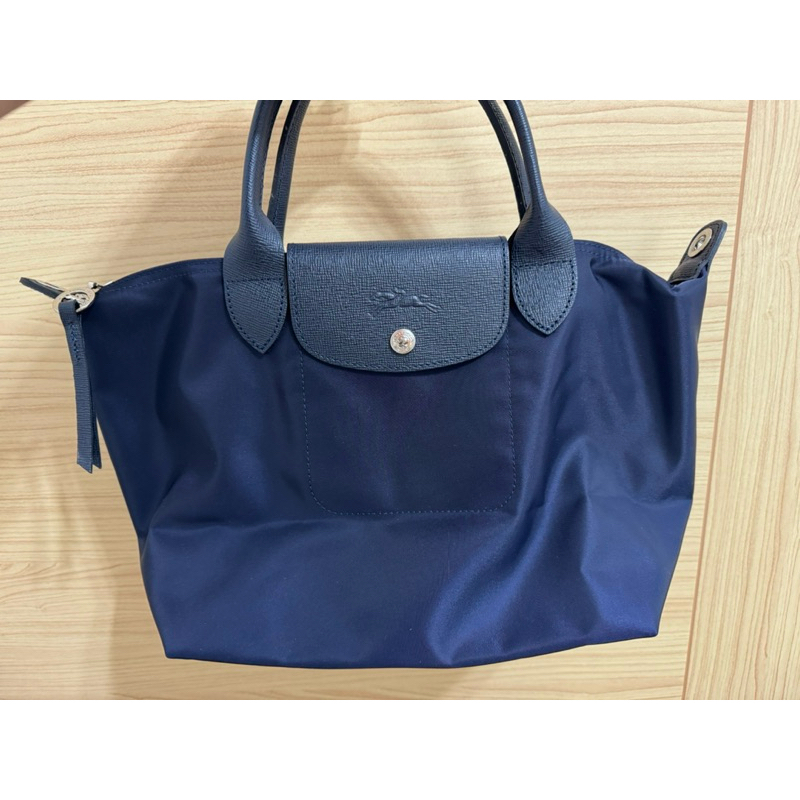 全新LONGCHAMP LE PLIAGE NÉO新款厚尼龍寬背帶短把兩用包(深藍)