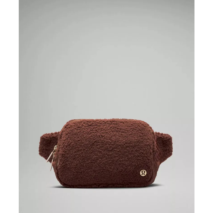 [全新]LULULEMON 毛毛腰包（大）Belt Bag  Large 2L Fleece 加拿大代購 正貨 羔羊絨