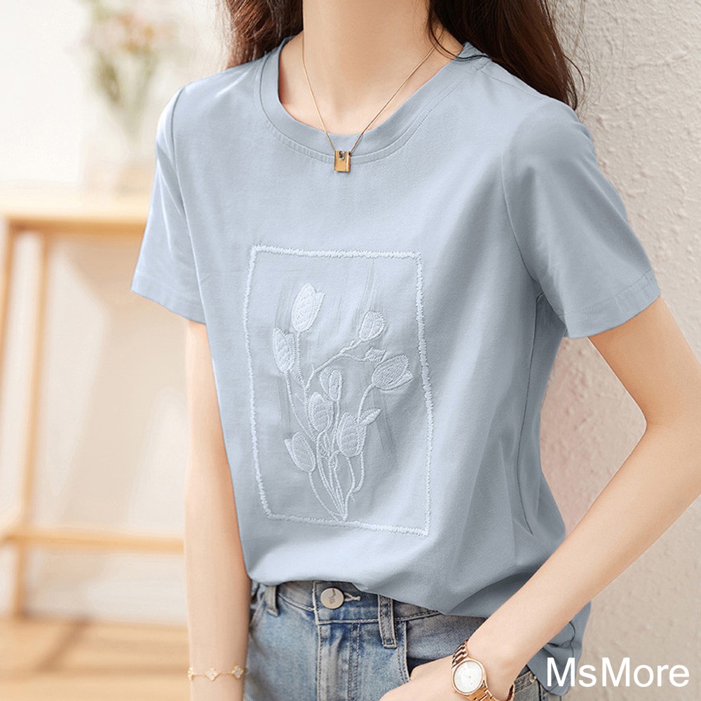 【MsMore】時尚氣質藍色百搭圓領短袖立體花朵刺繡裝飾T恤短版上衣# 117870