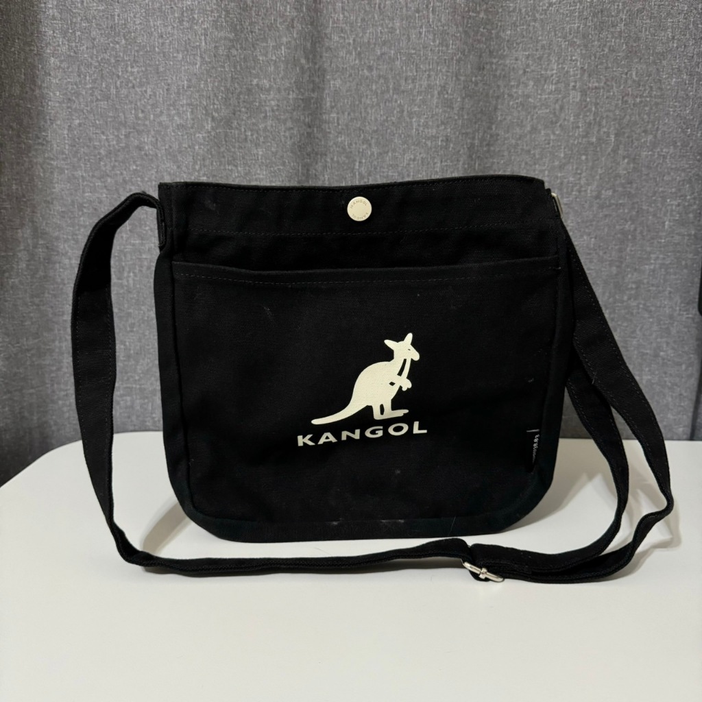 Kangol 袋鼠 | 休閒側背包/肩背包 (黑色)
