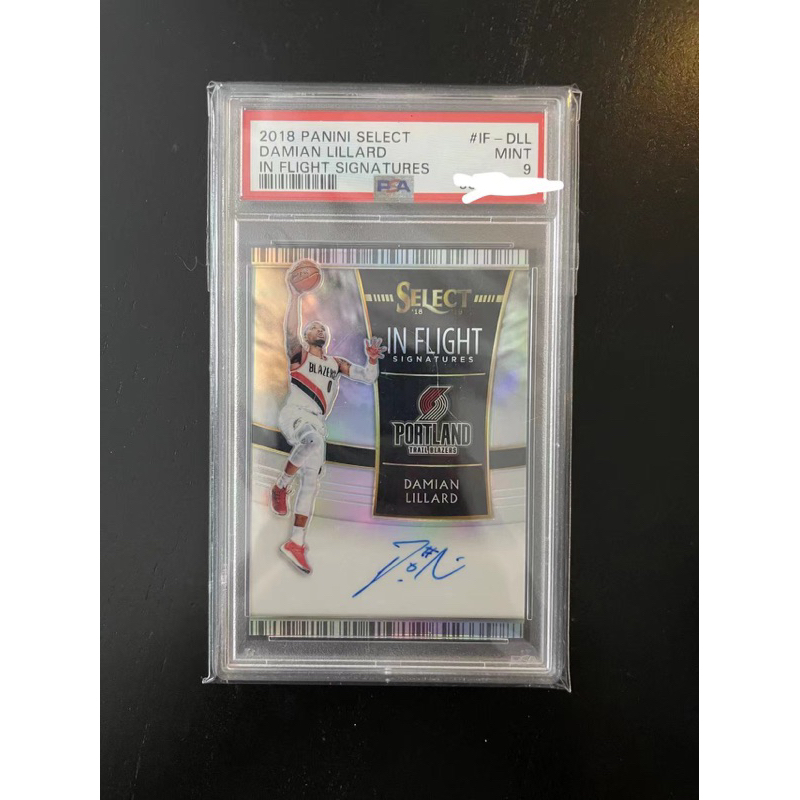 2018 Panini Select Damian Lillard in flight signatures  Psa9