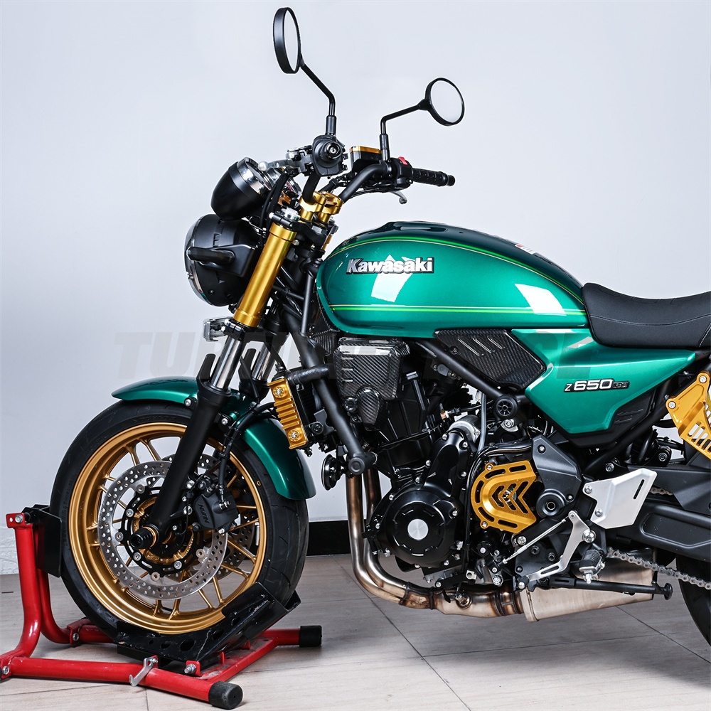 川崎Z650RS前叉套 適用於 kawasaki Z650RS改裝鏈條蓋 Z650RS 機車貨架 Z650RS防Z650