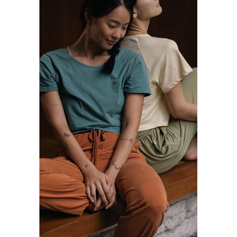 韓國—SOHAMSOHAM-圓領露背短款瑜伽短袖T恤/日常罩衫上衣