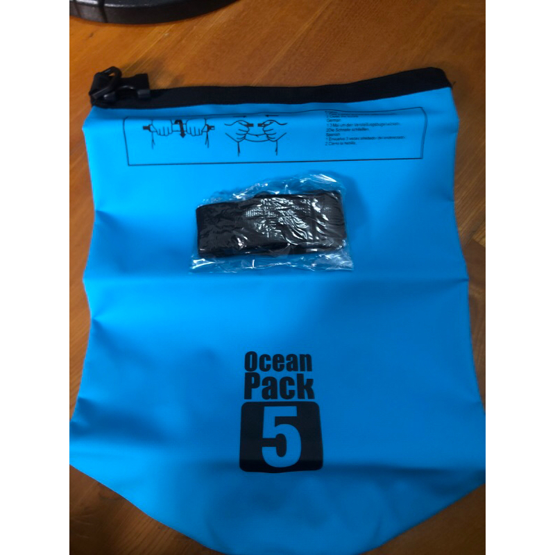 Ocean pack 防水束袋 5L 全新 天空藍 單肩背