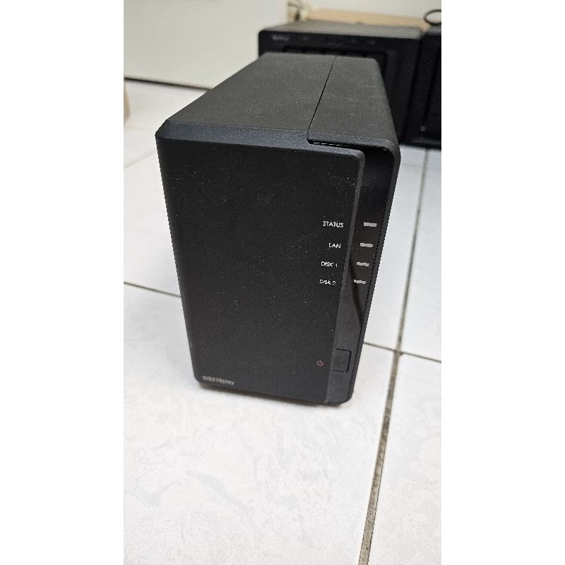 [二手] 群暉 Synology DS216play NAS 工作站 （附 4T NAS 專用硬碟 * 2）