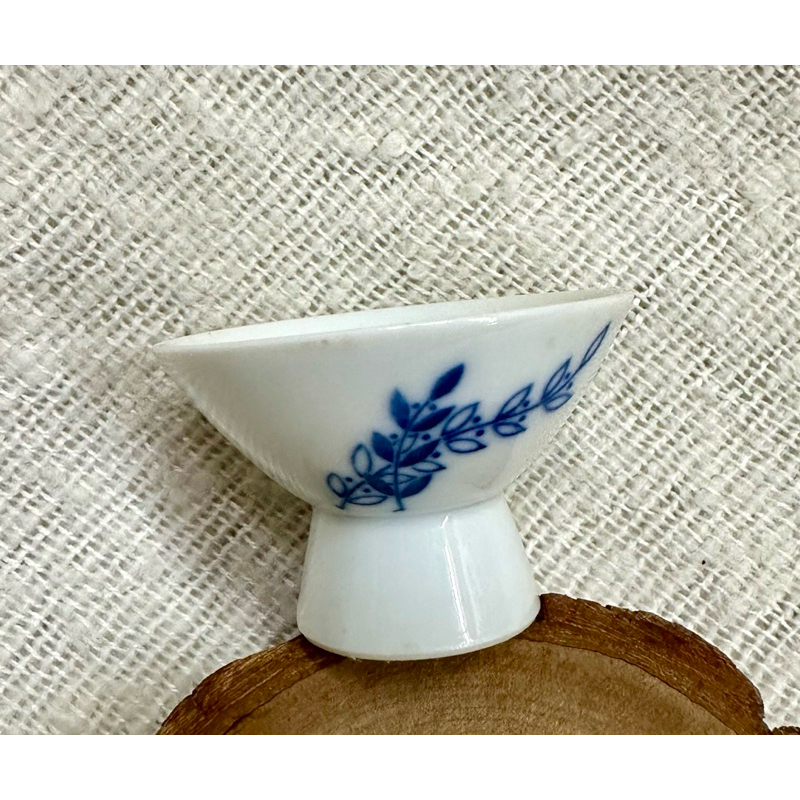 日本早期青花白瓷趣味小酒杯