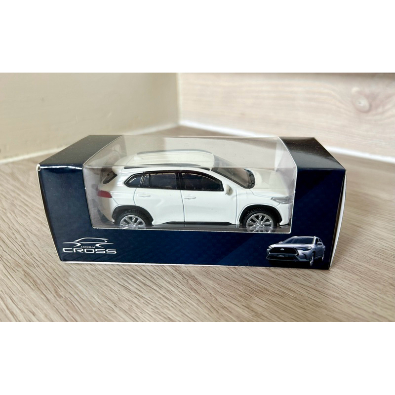 全新-TOYOTA COROLLA CROSS 迴力車/1:43迴力小汽車玩具-雪貂白 #收藏汽車模型