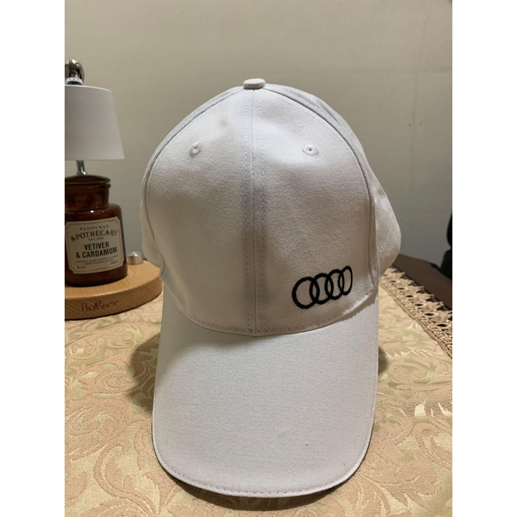 男高爾夫球帽Audi 白