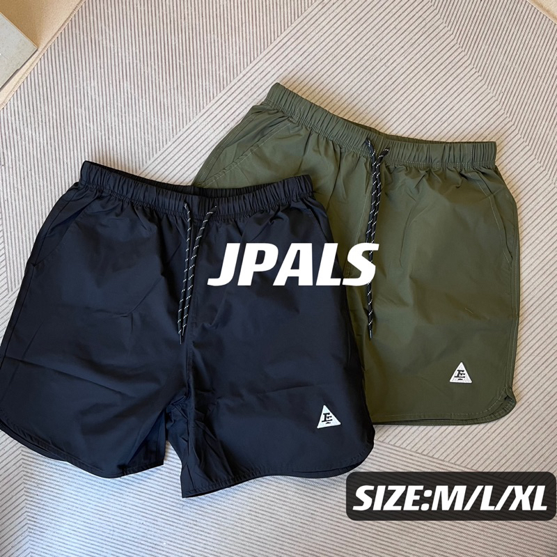 【JPALS 】 刺繡 三角LOGO  山系 涼感 速乾 短褲 膝上短褲 鬆緊腰圍 抽繩 海灘褲