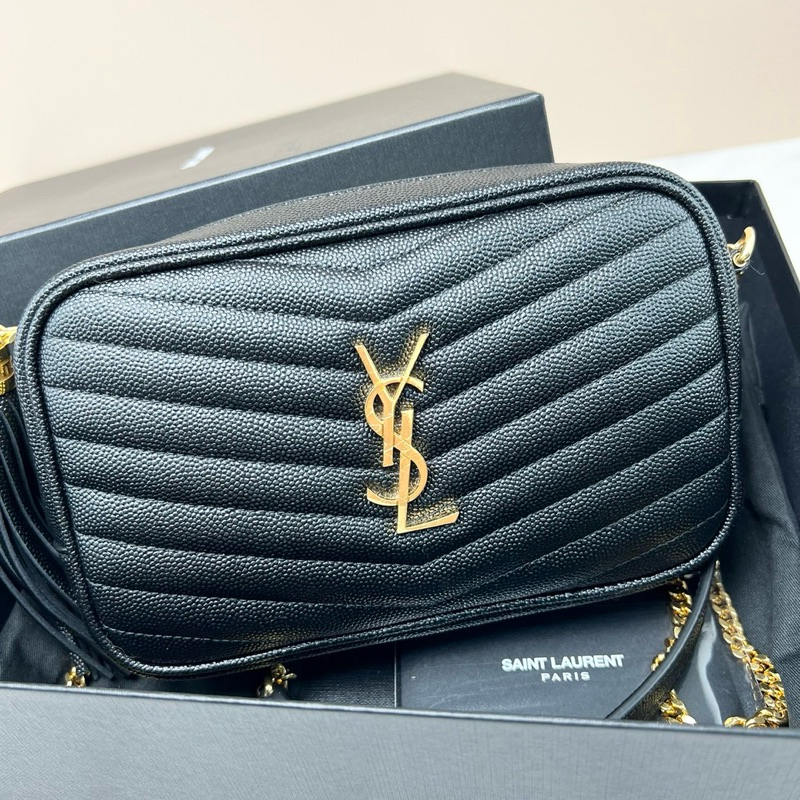 （小編推推👍精品入門好選擇/甜甜價有購證🌠）[二手正品]ysl 612579 荔枝牛 黑金 流蘇 相機包 斜背包