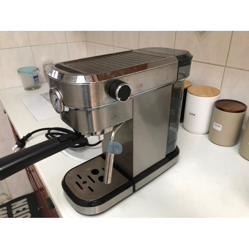 二手出清 使用一年多左右 LAICA 萊卡 職人義式半自動濃縮咖啡機 HI8002