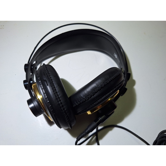 AKG K240 耳機售1200元(功能正常)