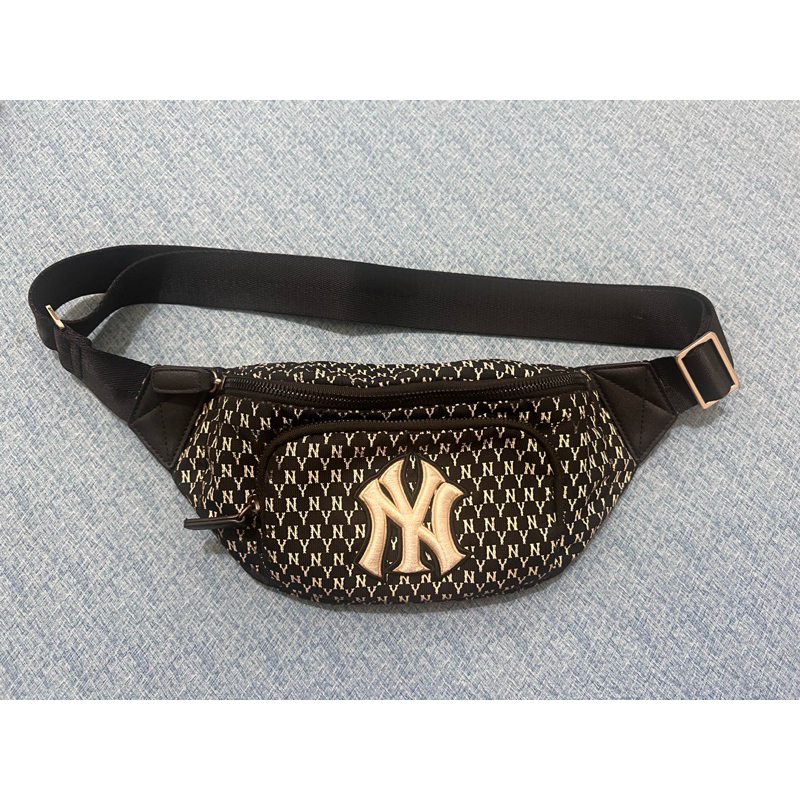 二手包 🩵 MLB 洋基NY 黑色 腰包 側背包 斜背包 胸背包 腋下包 肩背包 斜挎包 滿標 老花 logo 泫雅同款