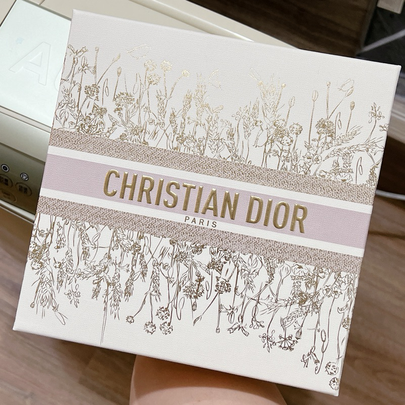 Dior 紙盒 紙箱 禮物盒 禮盒 香氛世家 情人節 母親節