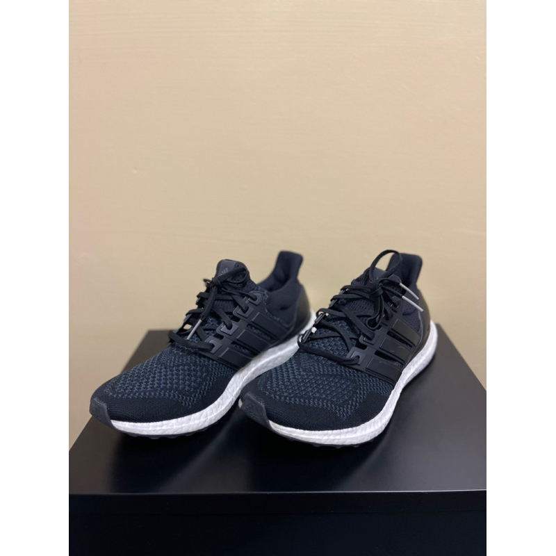 （Size 10.5) Adidas ultra boost