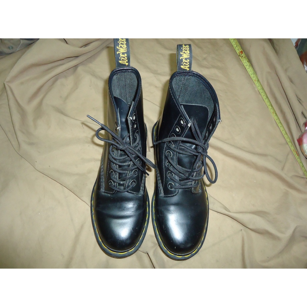 Dr.Martens 1460 黑色真皮膠底綁帶馬丁靴,EU38/UK6,鞋內長25.2cm,有使用痕跡如圖,清倉大特價