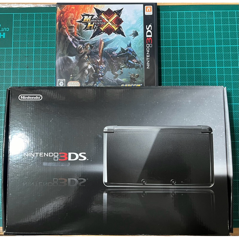 二手現貨 3DS 主機 日規 無改機 黑色 外殼有痕 下螢幕輕微泛黃 盒書齊 保證書跟主機相同 附3DS遊戲 實物拍攝