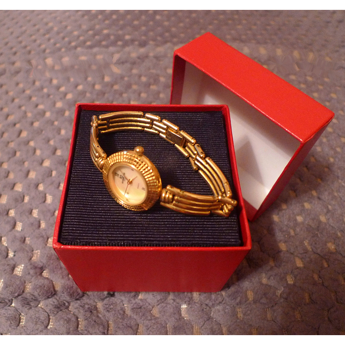 收藏品 巴黎品牌 Vintage Raymond Dior 復古金色女士手錶鐘錶 古董錶 鐘錶 飾品 腕錶 附錶鏈裝飾框
