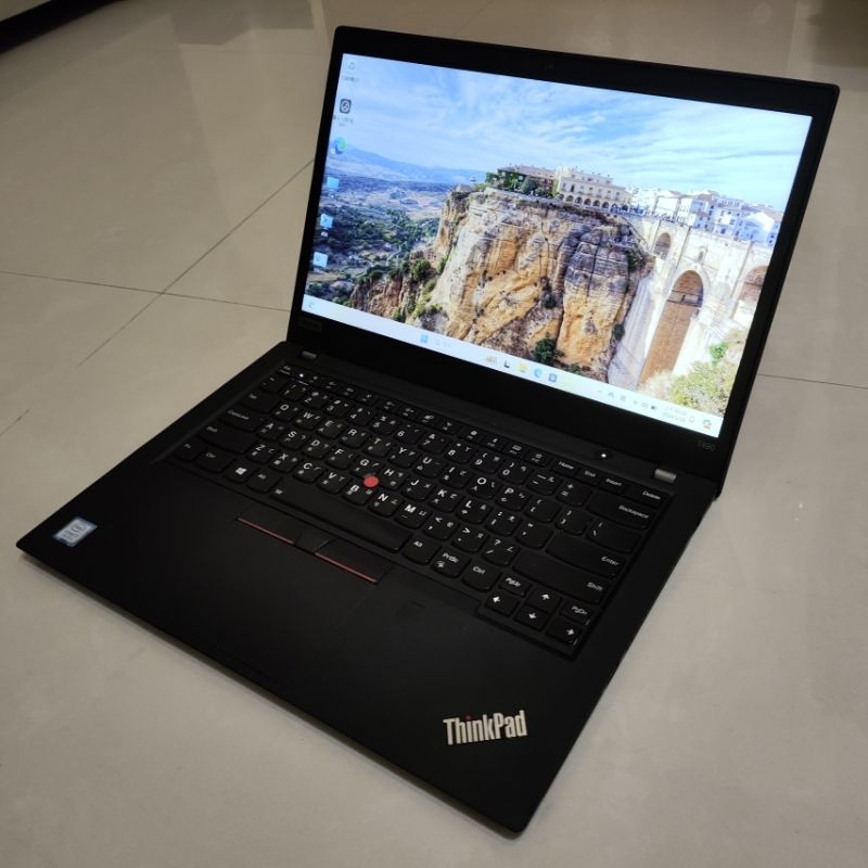 ThinkPad T490 i7-8565U ,16G/512G NVME, FHD IPS螢幕