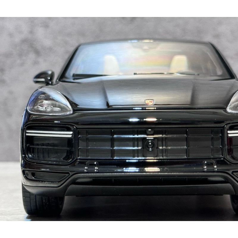 【Porsche原廠盒Norev製】1/18 Porsche Cayenne turbo 黑色1:18 模型車
