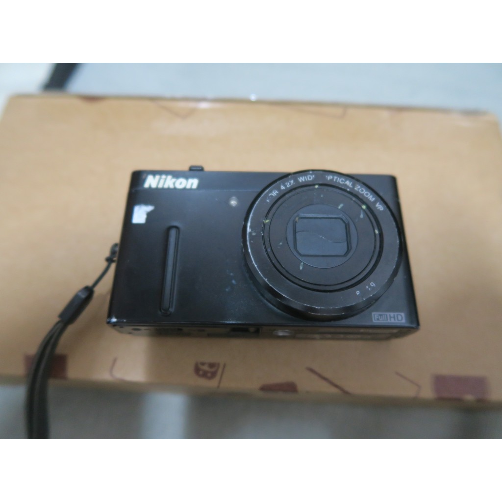 Nikon Coolpix P300(因為電池壞了 丟掉，所以相機能不能開機使用 不清濋，故以零件機賣)
