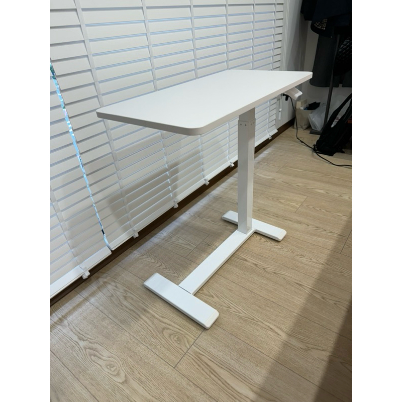 IKEA BOLLSIDAN 升降式邊桌 筆電桌