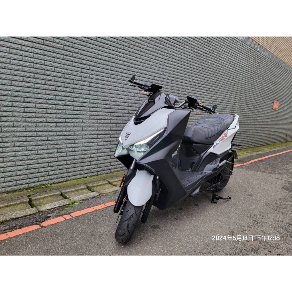 川鋐車城中古機車 2023 KYMCO KRV MOTO 180 TCS ABS 旗艦車款 光陽 中古車 低里程 水冷