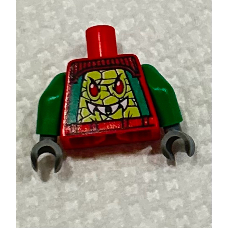 正版 Lego 樂高 9095 絕版 2012年 賽車人偶 身體 9.9以上近全新 如圖所示 夾鏈袋裝